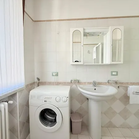 Rp05 - Cesenatico, Trilocale Con Balcone E Garage Vicino Al Mare Cesenatico